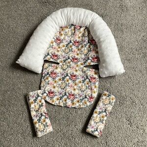 Floral Infant Car Seat Head Rest And Belt Protectors NWOT
